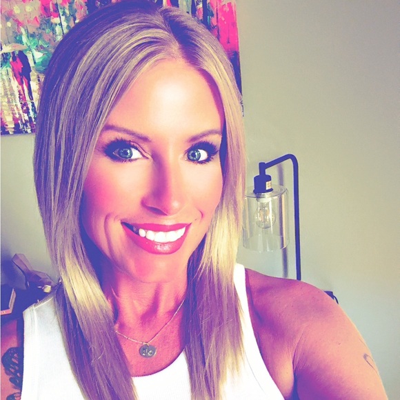 Meet your Posher, Sarah - Picture 1 of 1